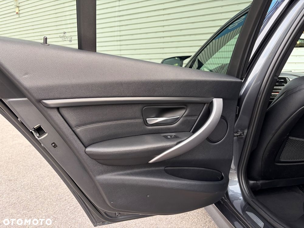 BMW Seria 3 335d xDrive M Sport - 20