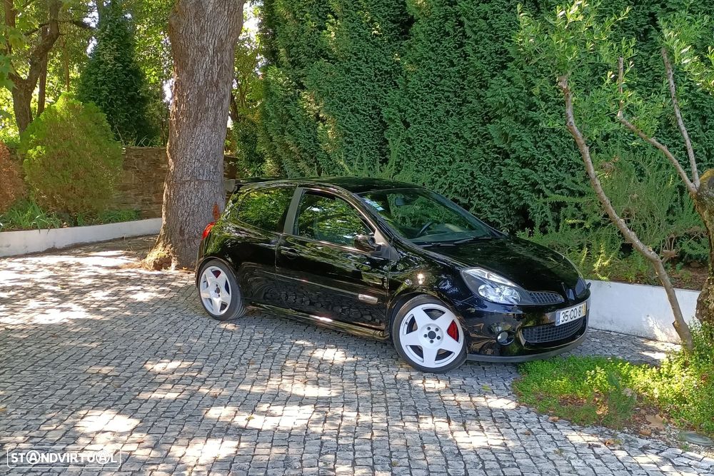 Renault Clio 2.0 16V Sport - 1