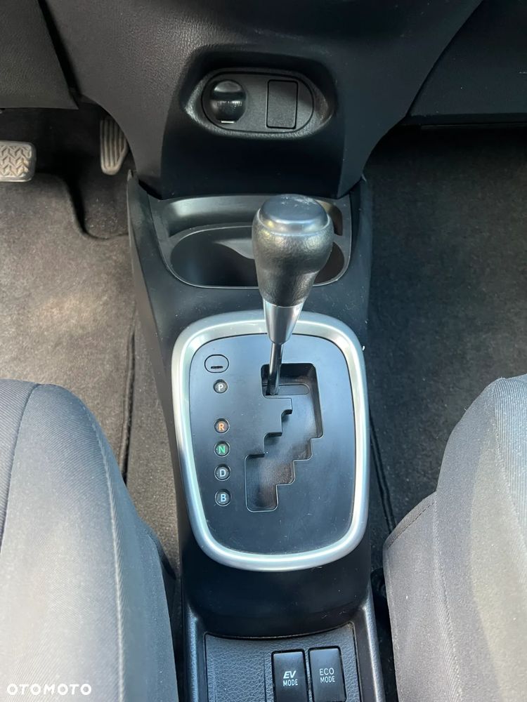 Toyota Yaris - 16