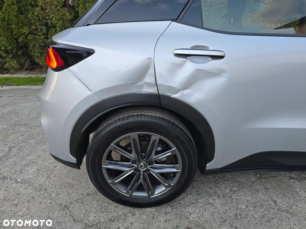 Lexus LBX FWD Original Edition - 8