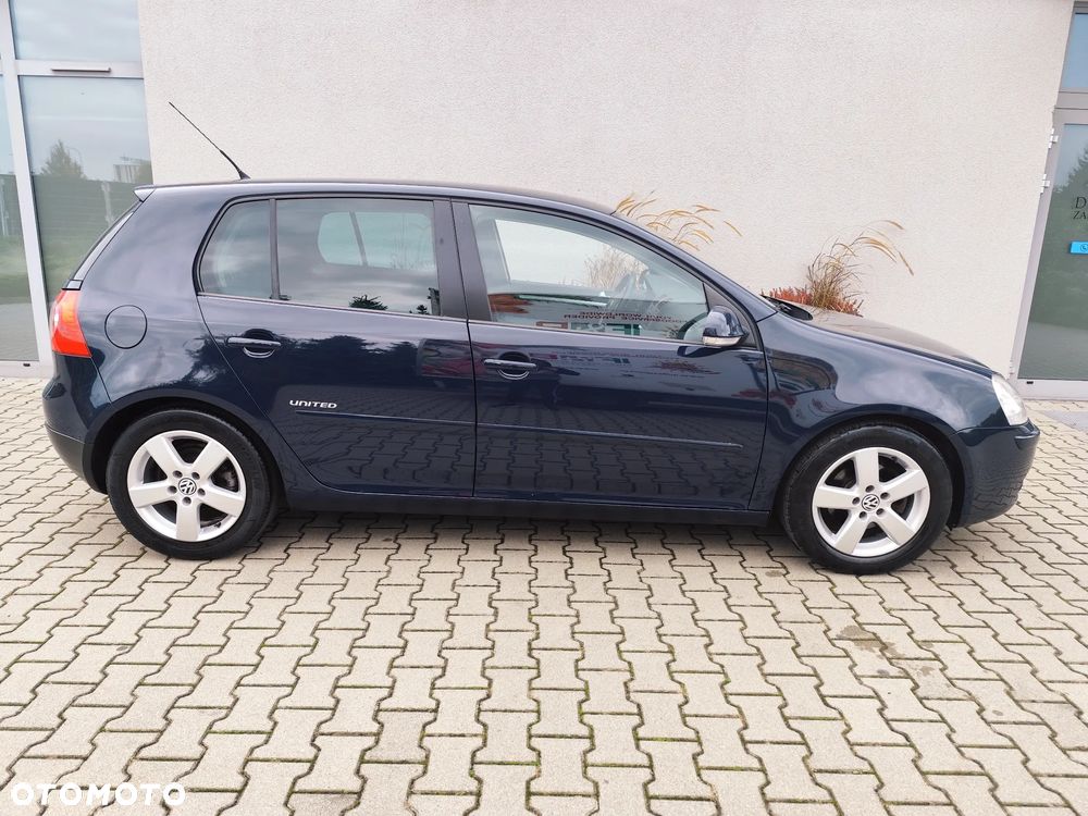 Volkswagen Golf - 8