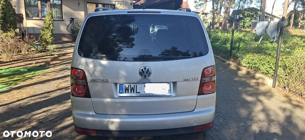 Volkswagen Touran 2008 photo 2