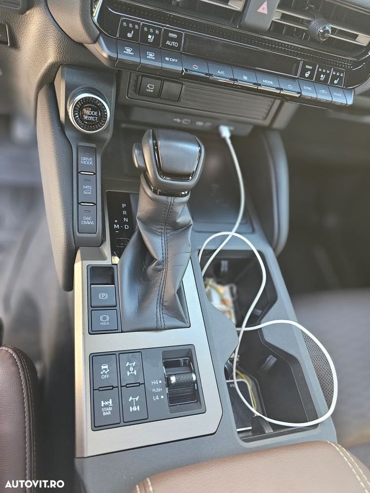 Toyota Land Cruiser 250 - 18