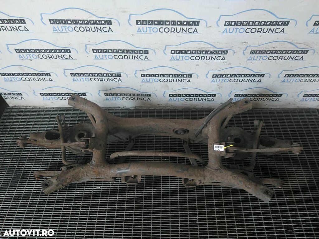 Punte spate Mitsubishi Outlander 2.4 B 2005 - 2009 SUV 4 Usi (1270) 4x4 - 1