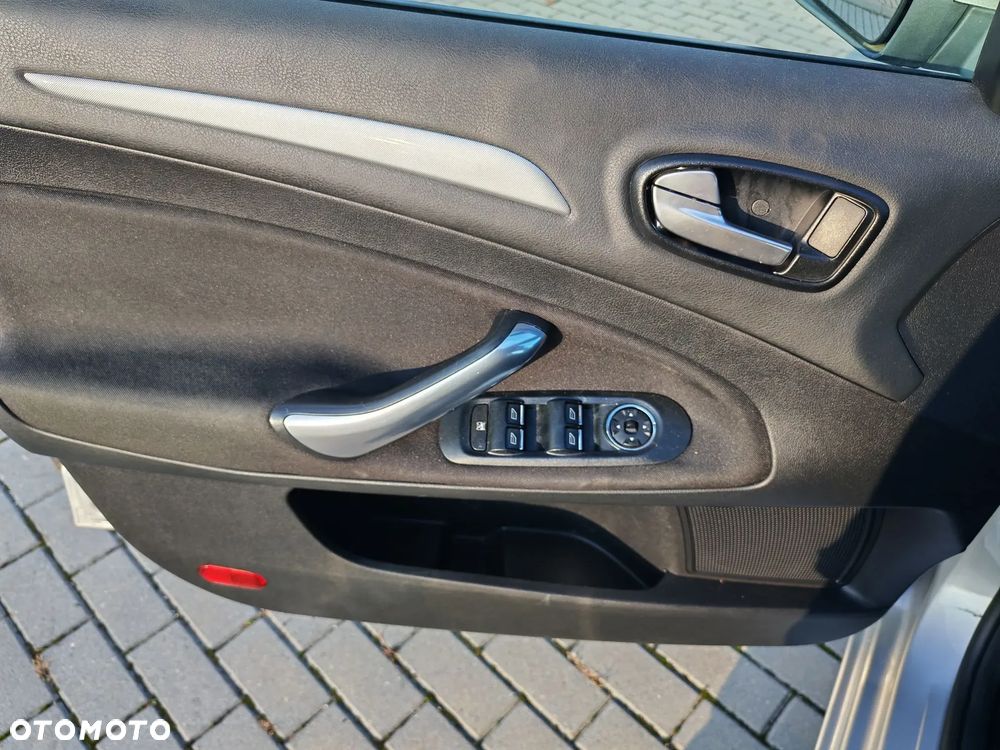 Ford Mondeo - 10