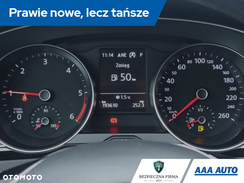Volkswagen Passat - 12