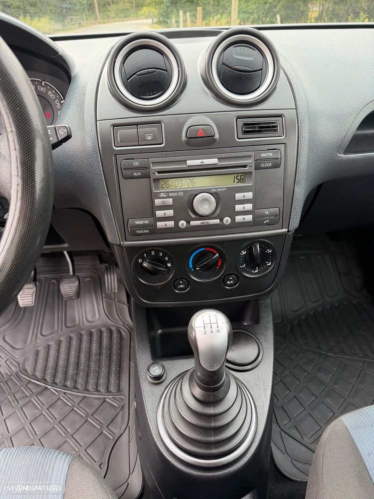 Ford Fiesta 1.4 TDCi Titanium - 16