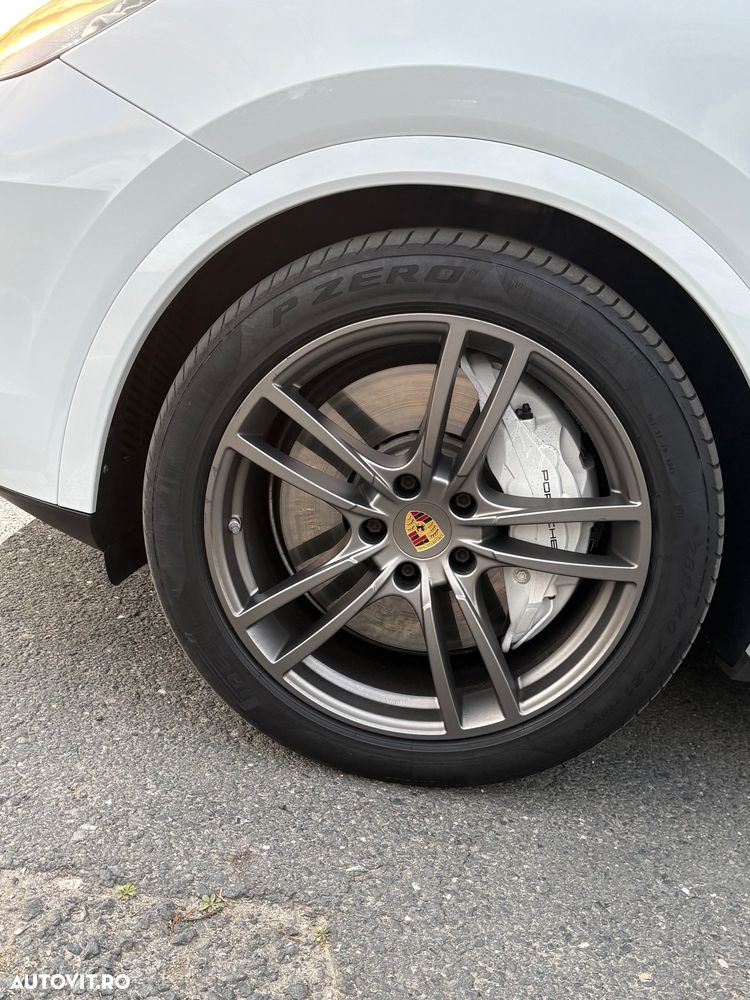 Porsche Cayenne Turbo - 7