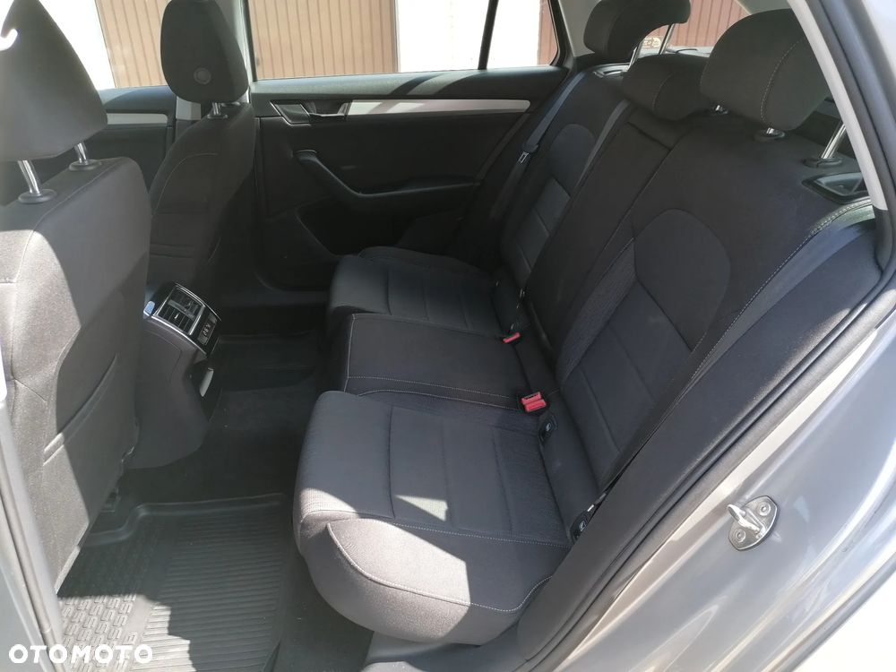 Skoda Superb 2.0 TDI Ambition - 17