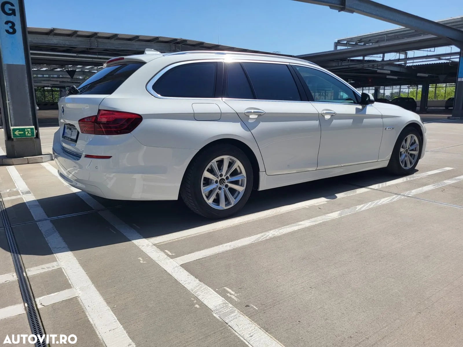 BMW Seria 5 520d xDrive Touring Aut. Luxury Line - 9
