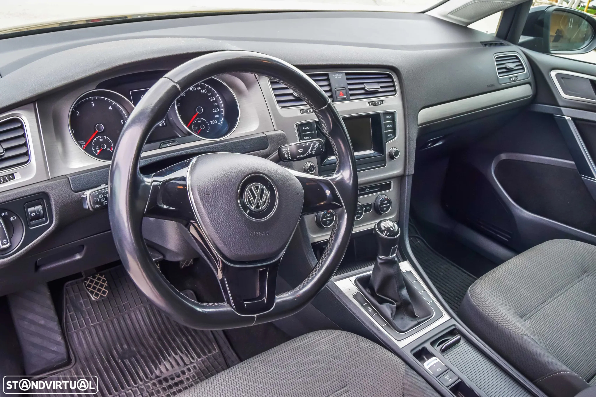 VW Golf 1.6 TDI Confortline - 10