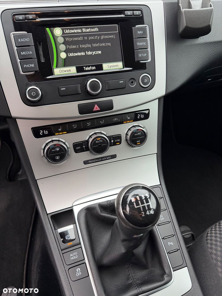 Volkswagen Passat 2.0 TDI BlueMotion Technology Comfortline - 27