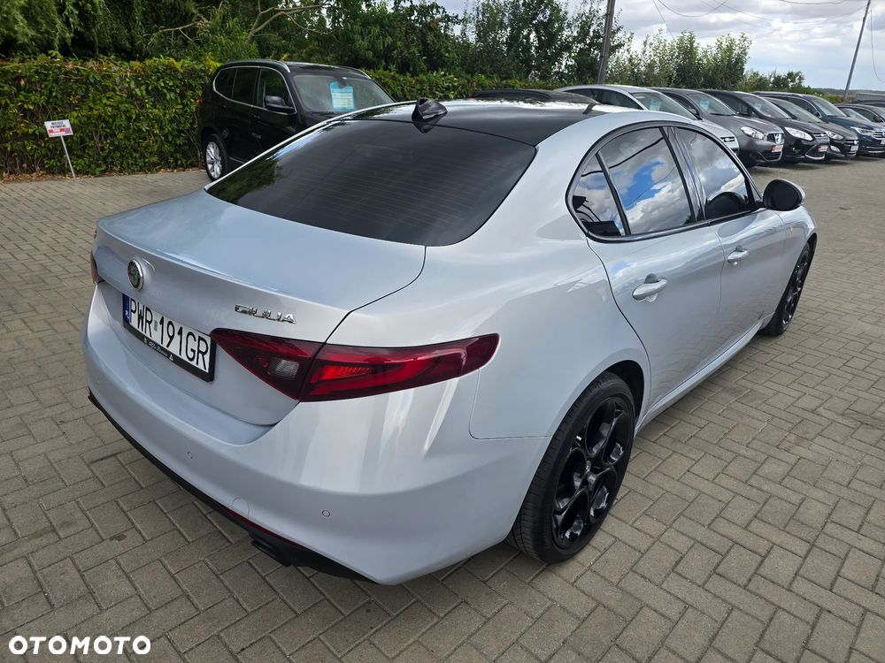 Alfa Romeo Giulia - 4