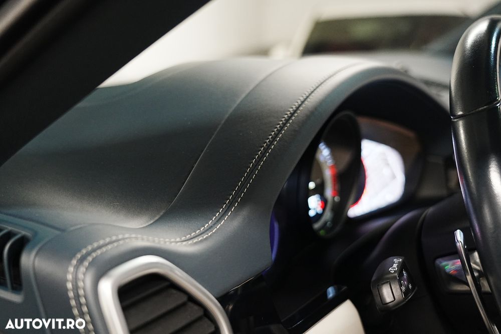 Porsche Cayenne - 11