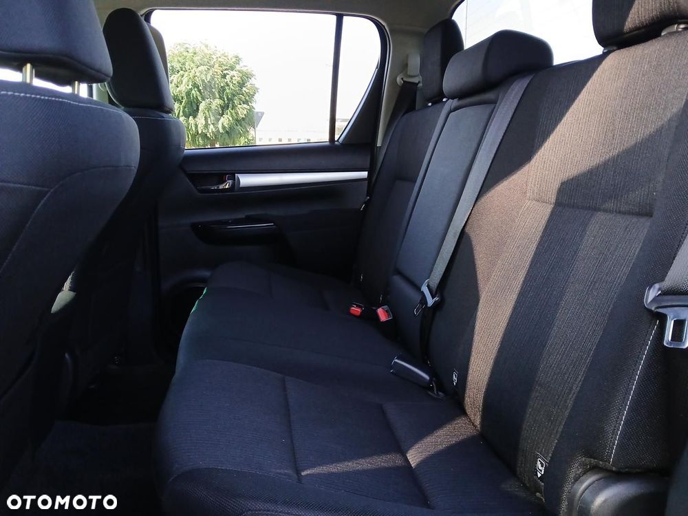 Toyota Hilux 2.8 D-4D Double Cab SR5 4x4 - 20