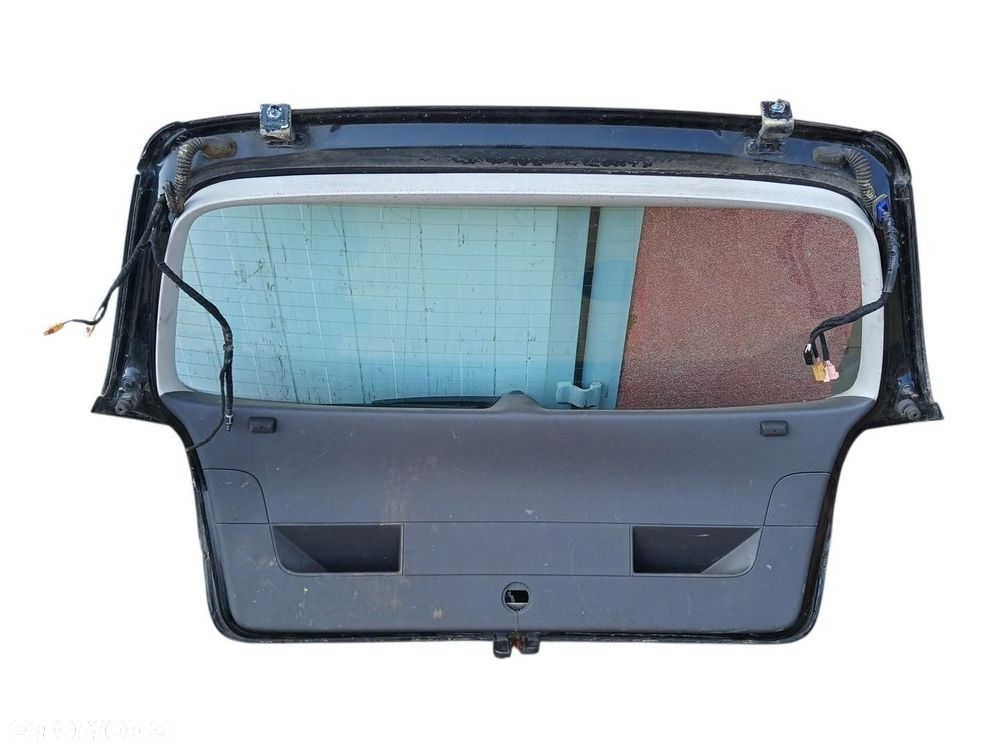 KLAPA TYLNA SZYBA LC9Z VW GOLF V 3D KLAPA TYLNA SZYBA GOLF V 3D - 2