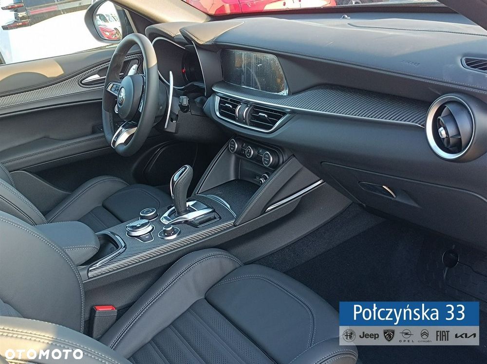 Alfa Romeo Stelvio - 14