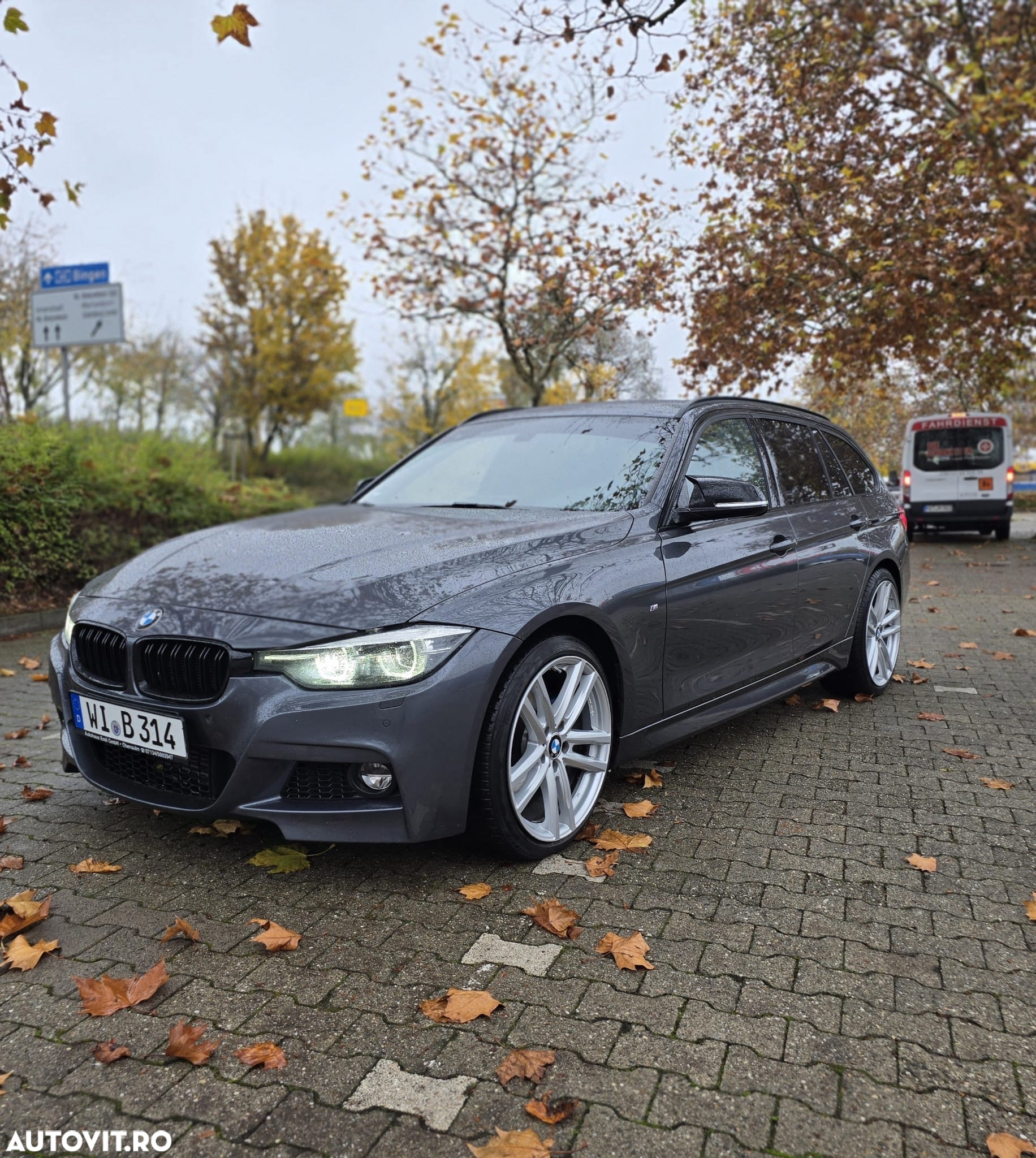 BMW Seria 3 330d Touring Aut. Edition M Sport Shadow - 3