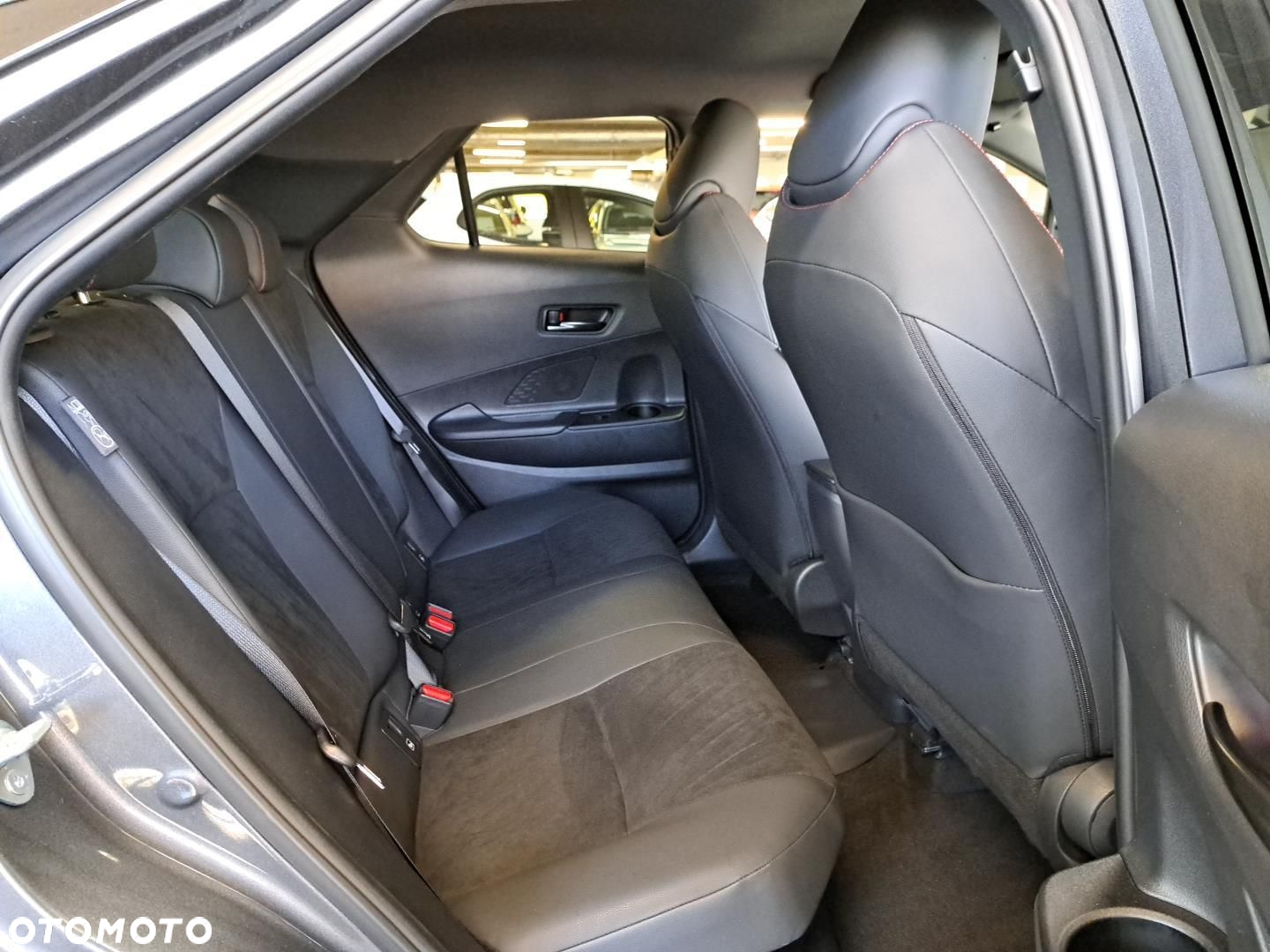 Toyota C-HR - 14