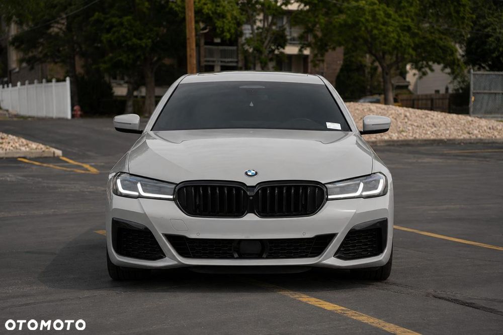 BMW Seria 5 M550i xDrive sport - 8