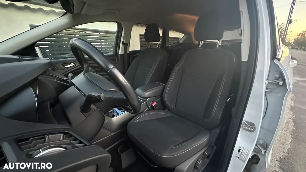 Ford Kuga 2.0 TDCi 4WD Powershift Trend - 5
