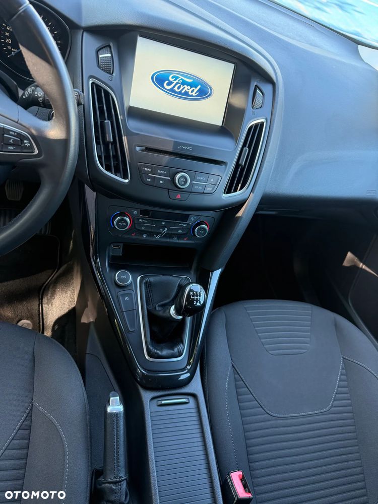 Ford Focus 1.0 EcoBoost Titanium - 11