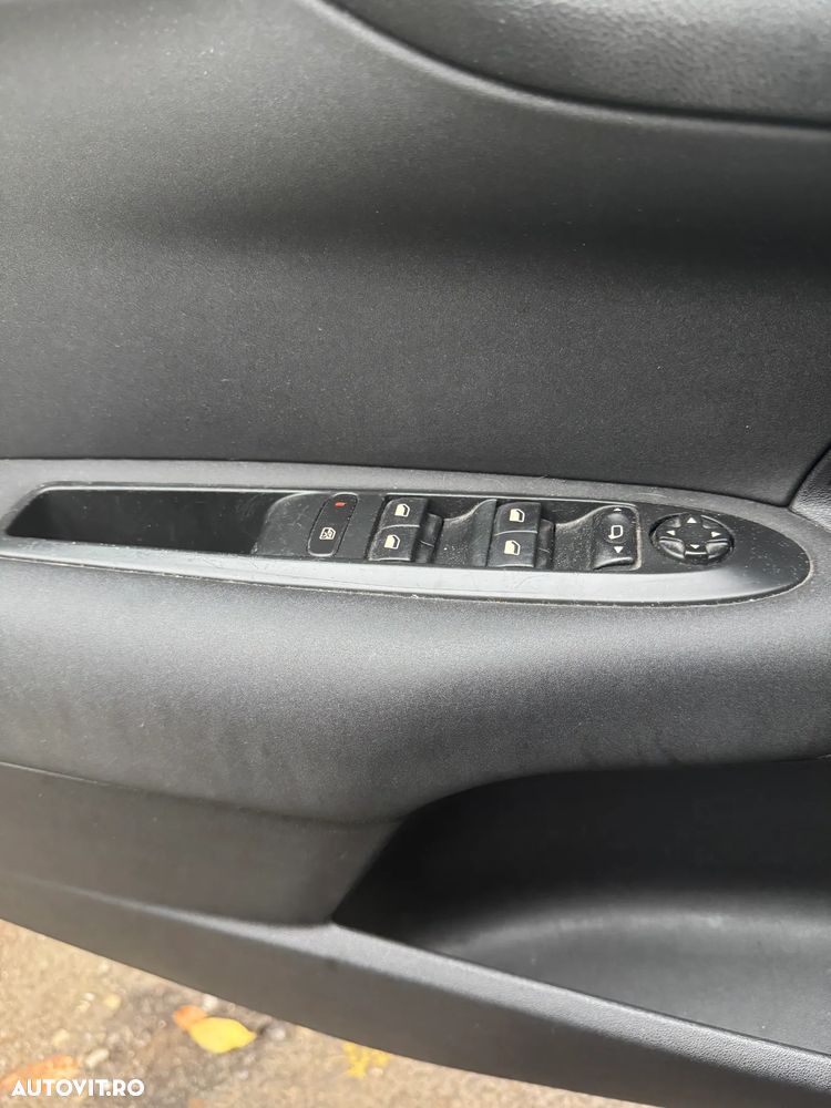 Citroën C4 1.6 HDI FAP BVM Attraction - 22