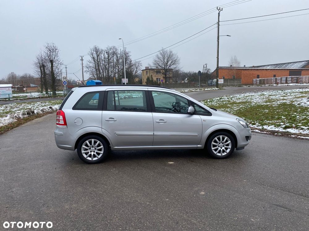 Opel Zafira - 18