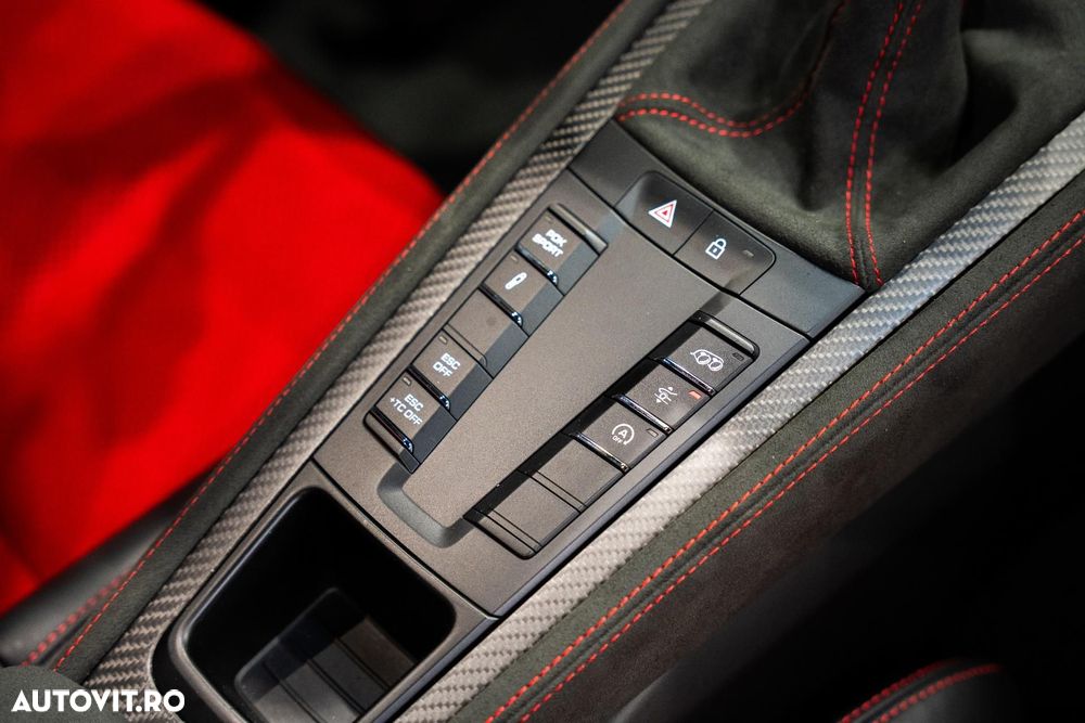 Porsche Boxster 718 Spyder RS - 37