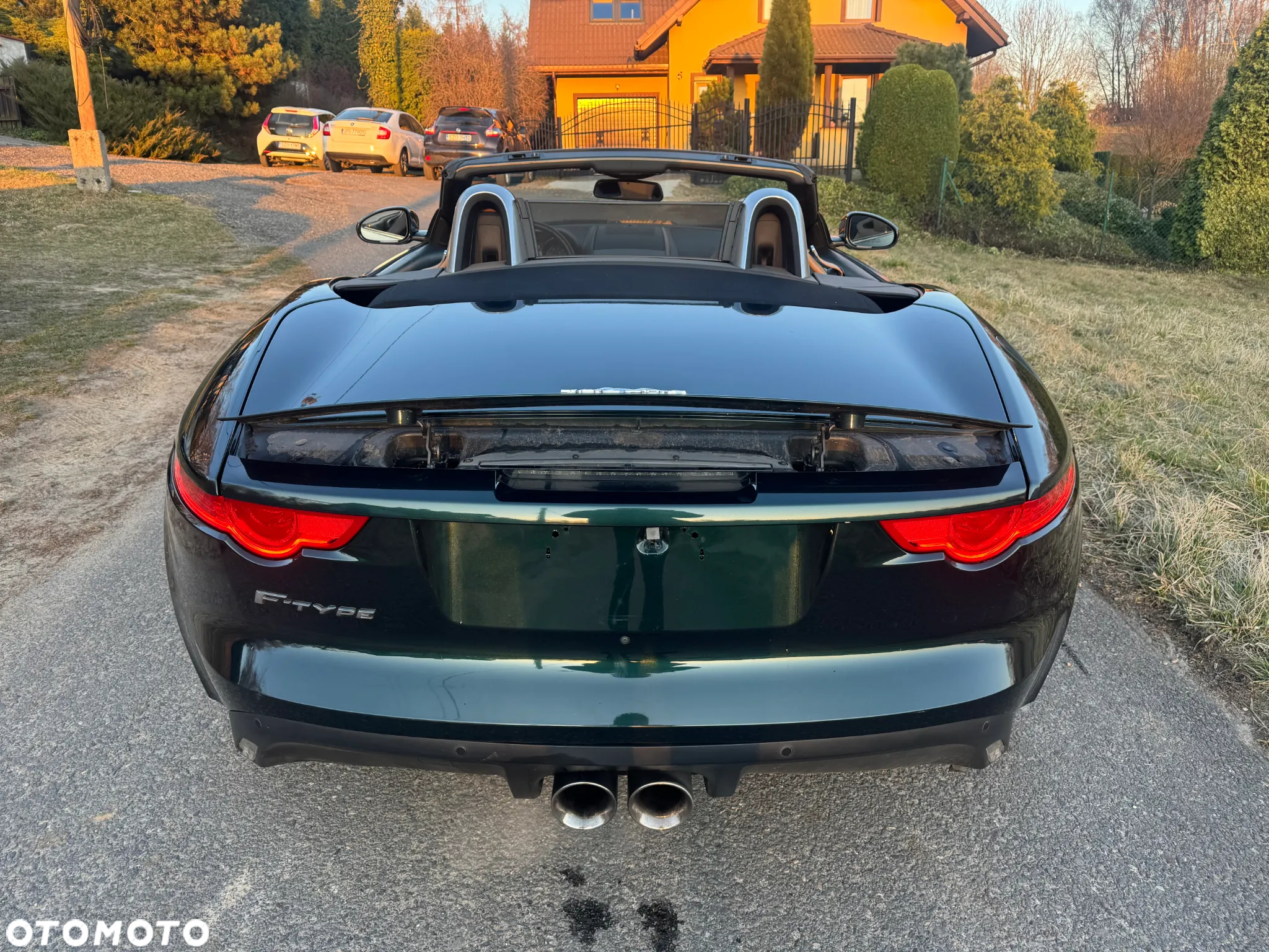 Jaguar F-Type - 12