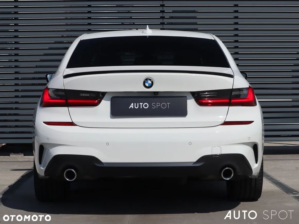 BMW Seria 3 320d xDrive M Sport - 6