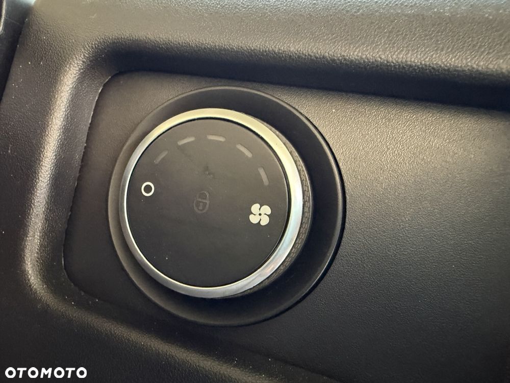 Land Rover Discovery Sport - 21