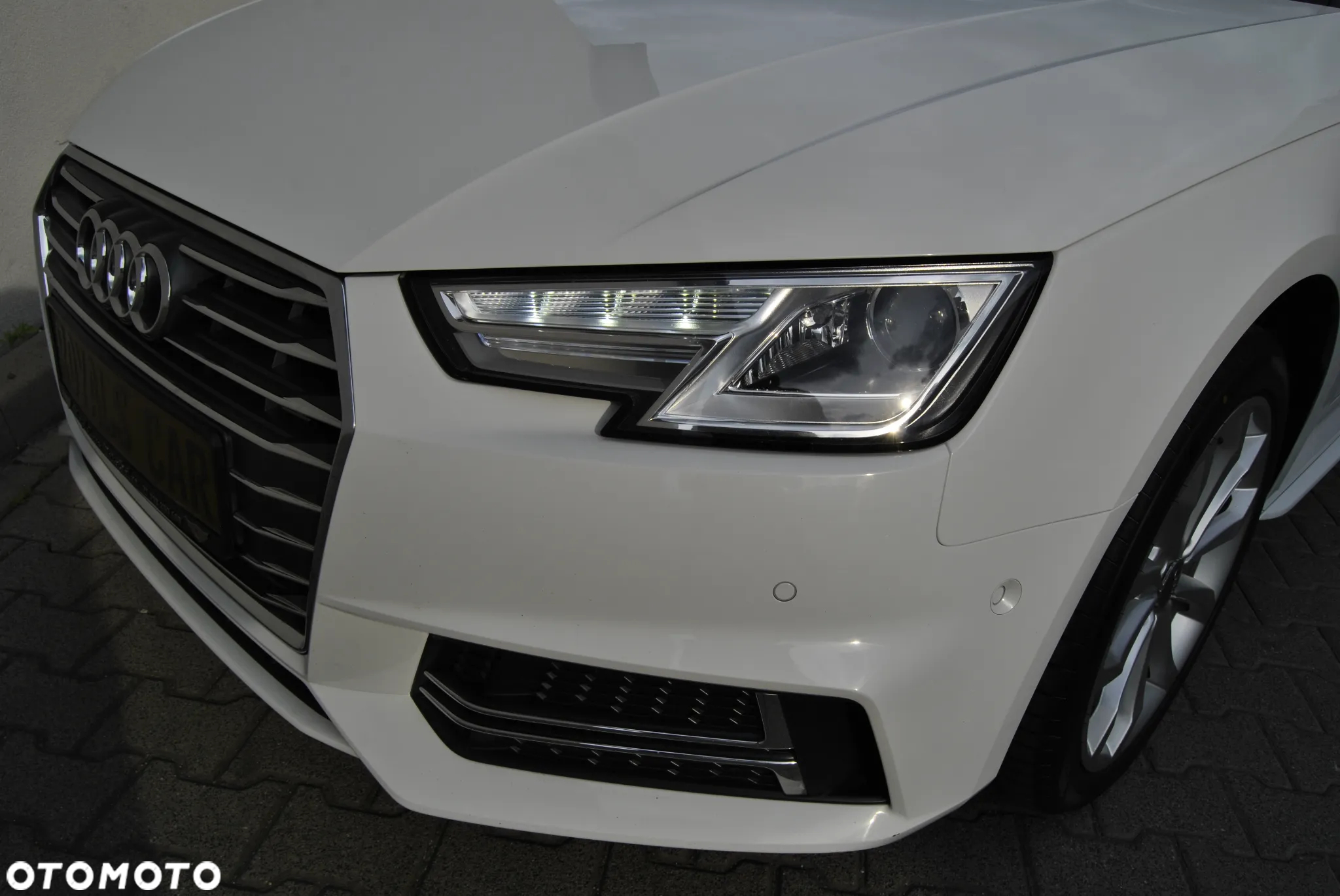 Audi A4 Avant 2.0 TDI ultra S tronic sport - 14