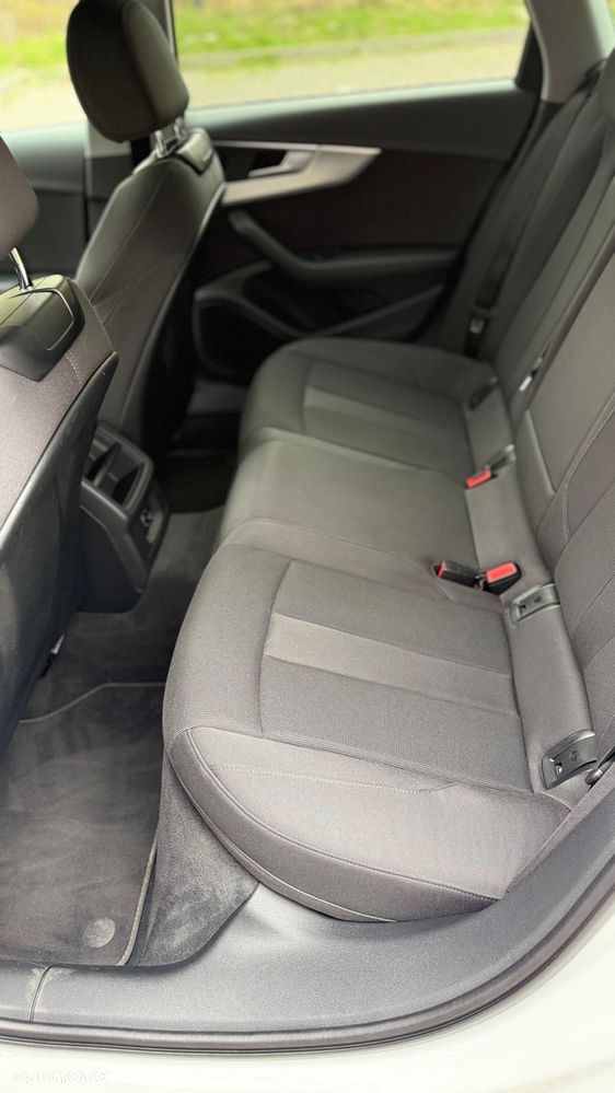 Audi A4 Avant 40 TDI S tronic - 11