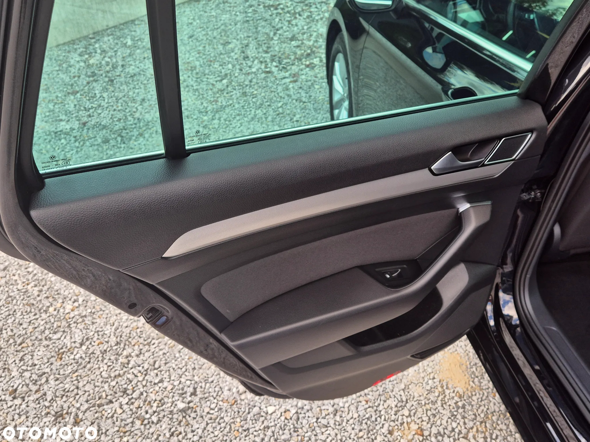 Volkswagen Passat Variant 2.0 TDI SCR DSG Elegance - 29
