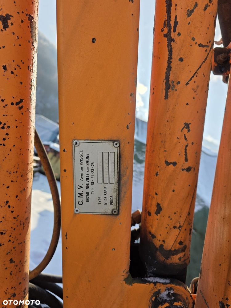 Mercedes-Benz UNIMOG - 11