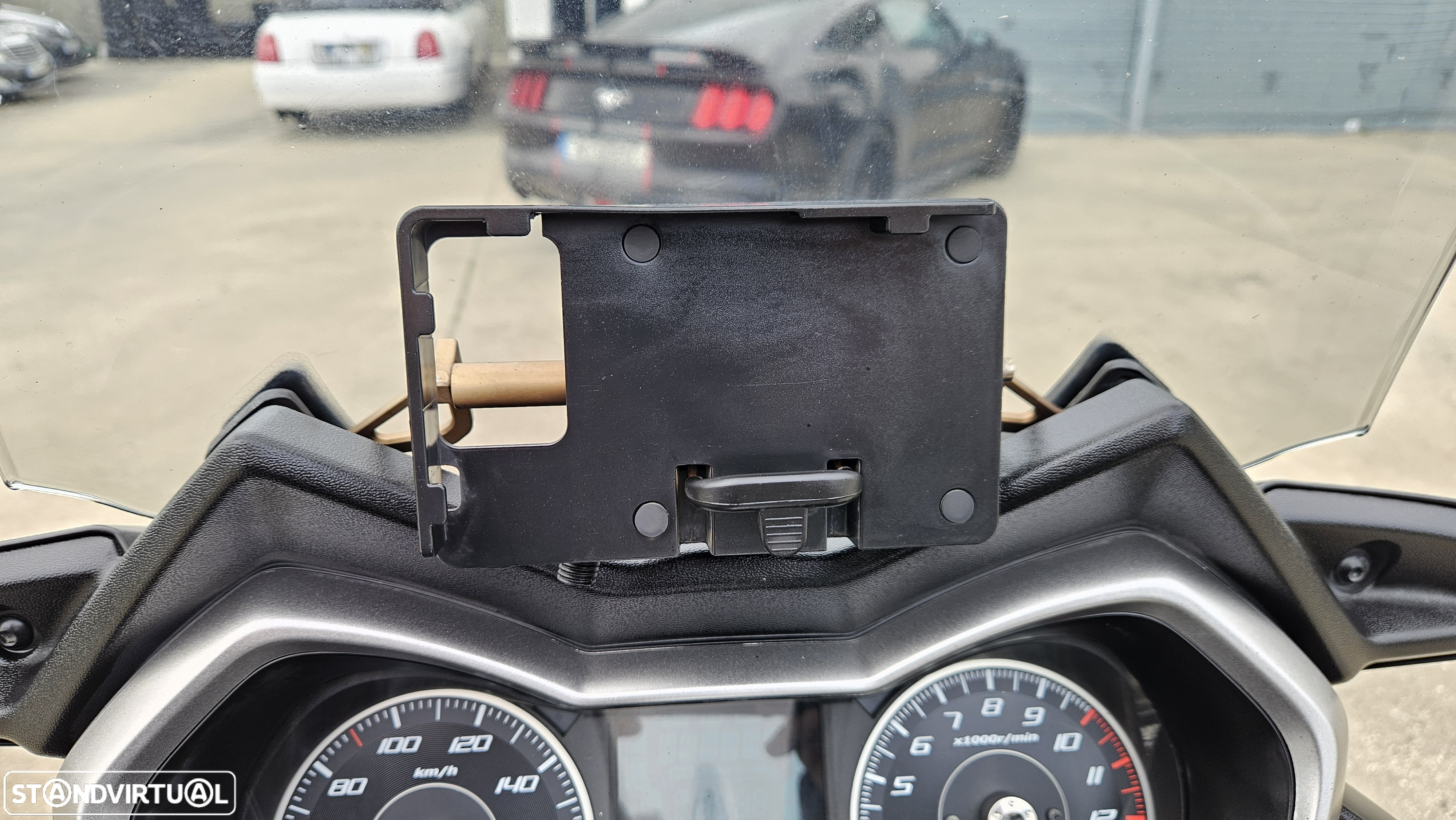 Yamaha X-Max - 14