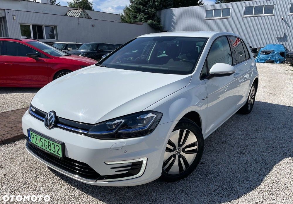 Volkswagen Golf - 1