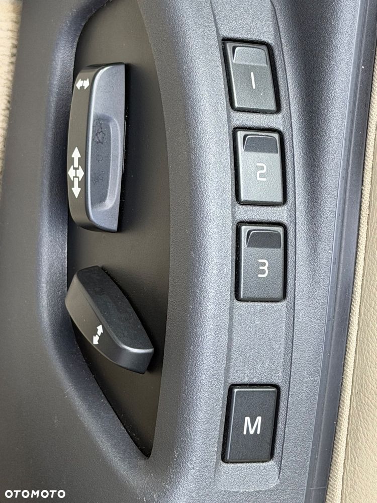 Volvo V60 T3 Geartronic Momentum - 25