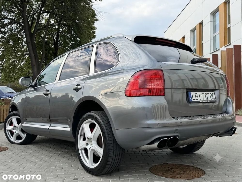Porsche Cayenne - 4