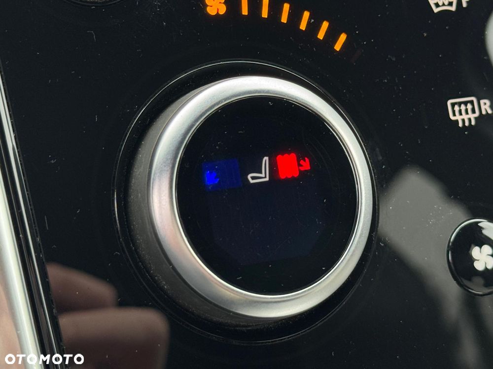 Land Rover Discovery Sport 2.0 D200 mHEV R-Dynamic SE - 20