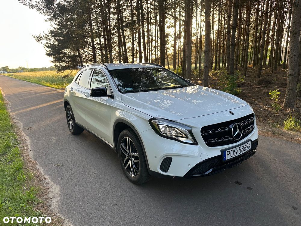 Mercedes-Benz GLA 180 7G-DCT Urban - 18