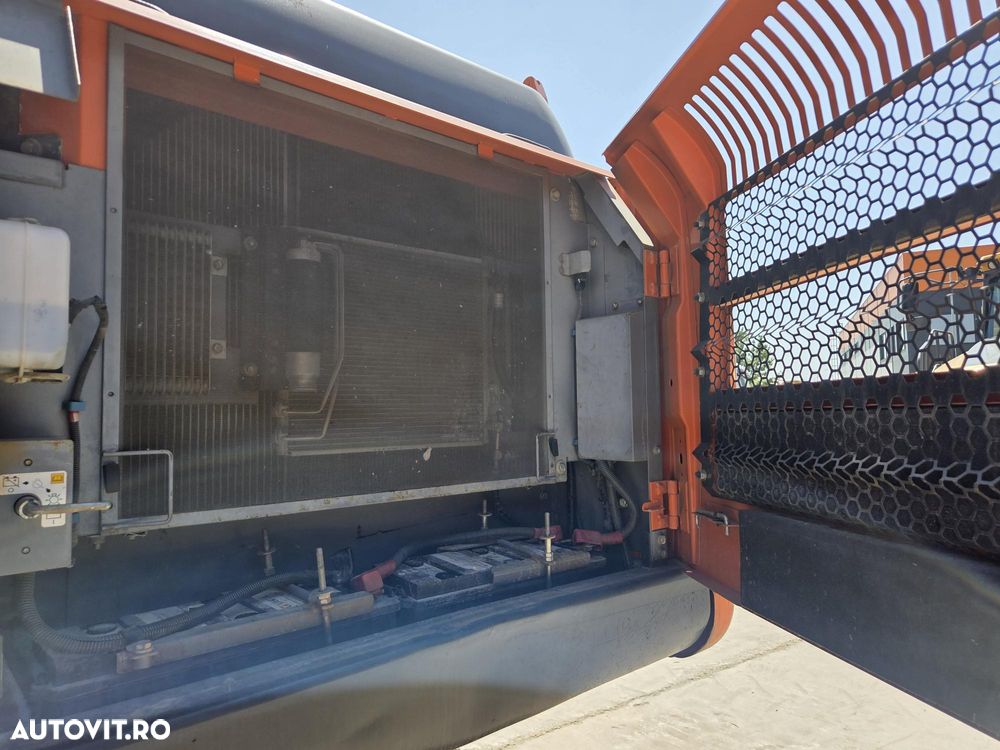 Hitachi ZX210-6, latime 2,5m, cupa NOUA 1,3mc, 22tone, Adanc sapare 7m, consum mediu 9l/h, 3 pompe Hitachi, produs in Japonia, lant 80% ok -200h deplasare, ridica 13t, inst picon, camera spate, posibilitate leasing, STARE FOARTE BUNA -PROMOTIE 79.900Eur+Tva - 30