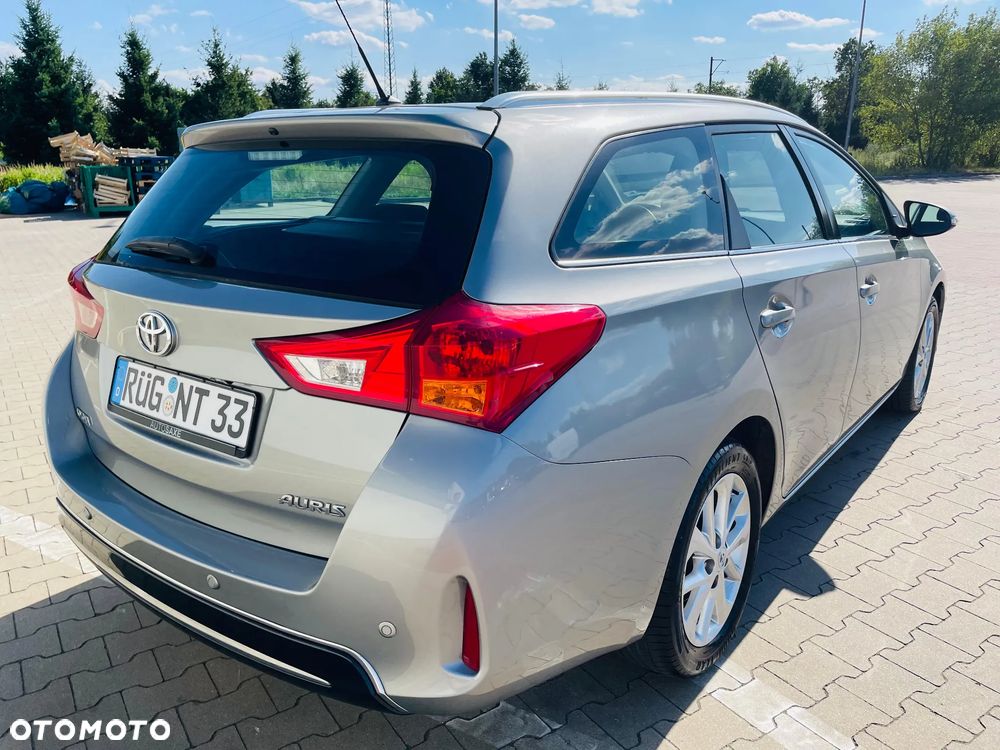 Toyota Auris 1.6 Valvematic Executive - 4