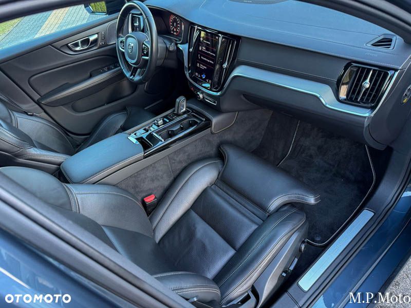 Volvo V60 T6 AWD Geartronic R-Design - 25