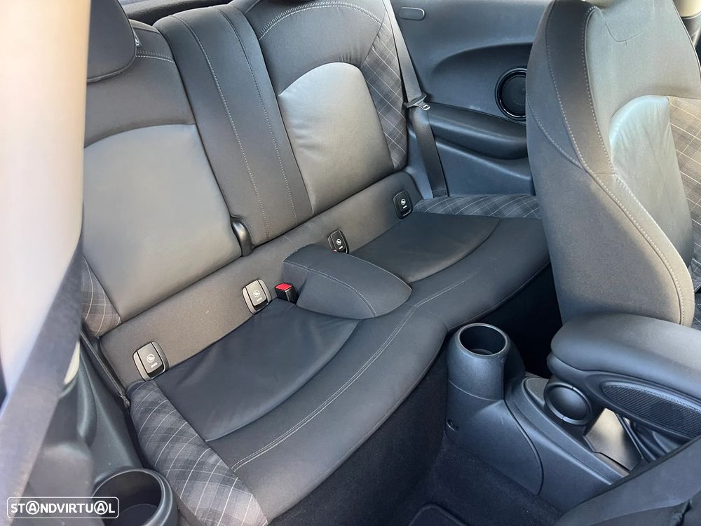 MINI 3 Portas One D - 16