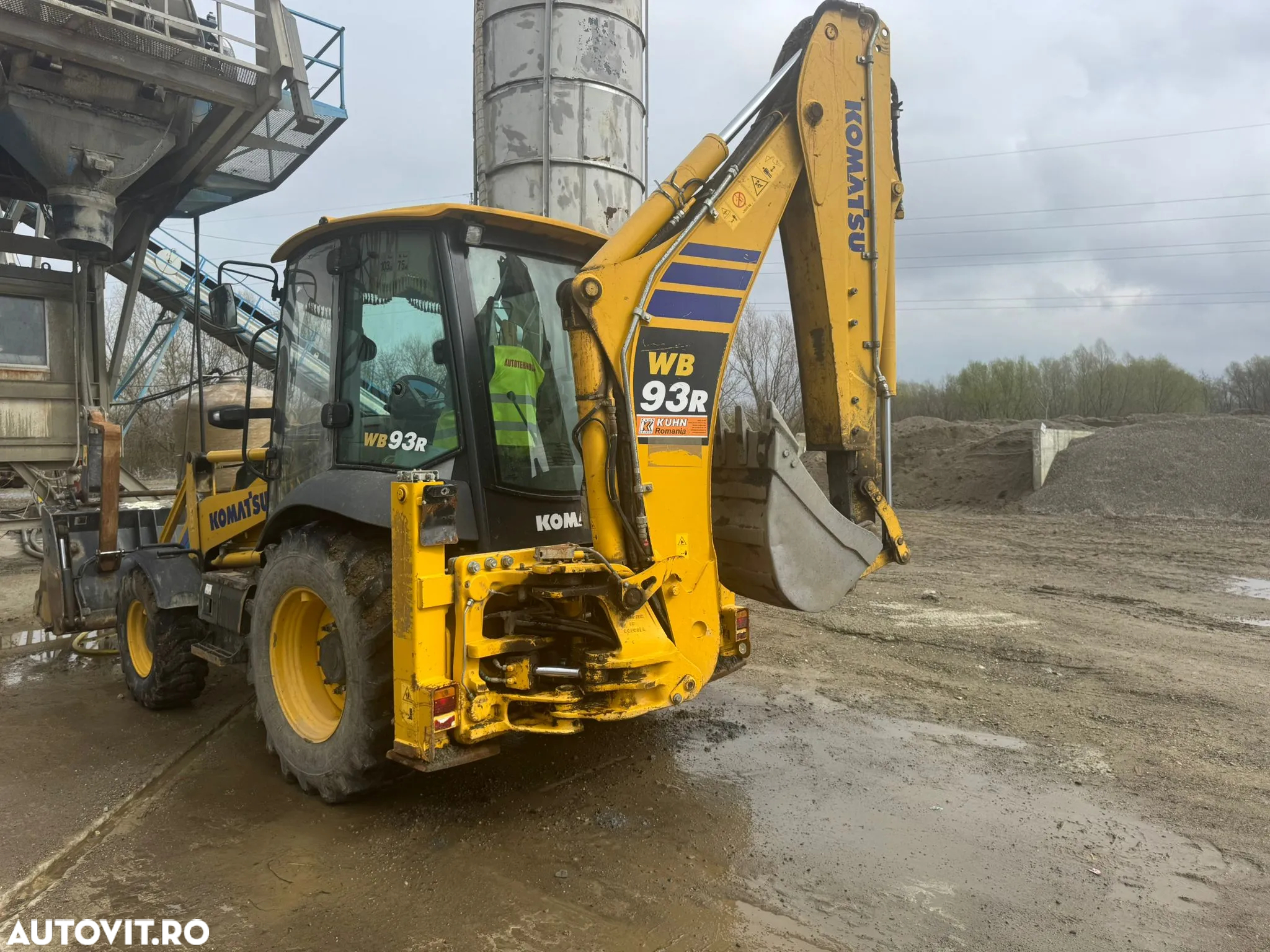Komatsu WB 97 R Buldoexcavator - 4