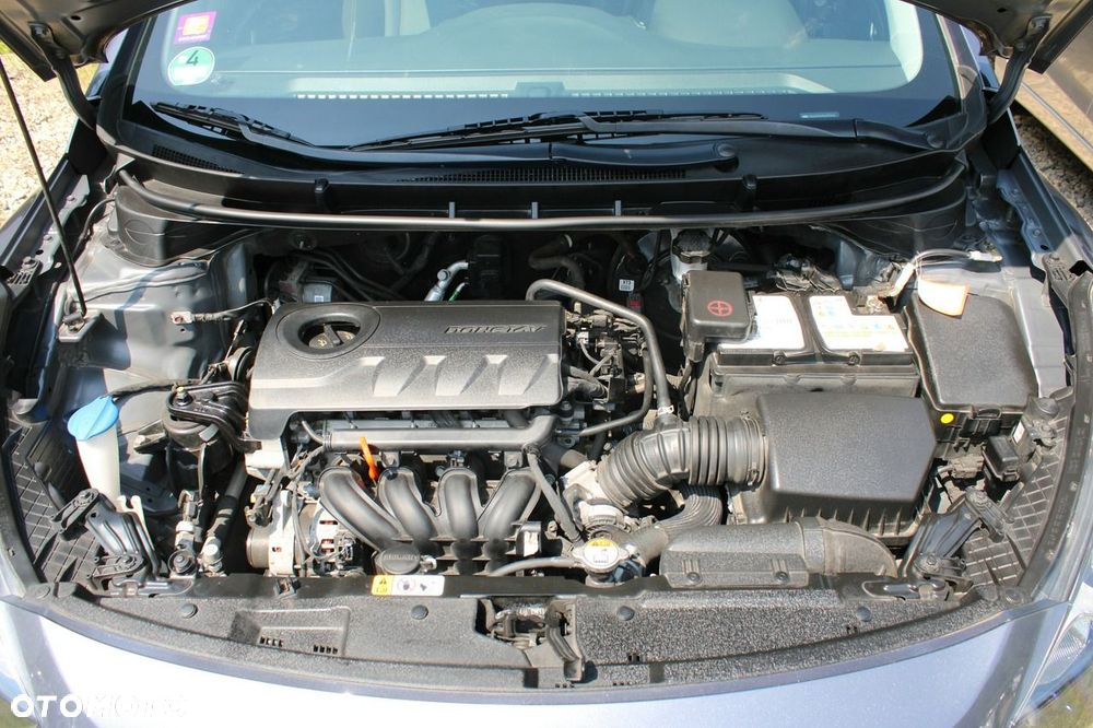 Hyundai i30 blue Kombi 1.4 YES Gold - 34