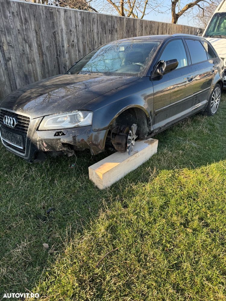 Audi A3 2.0 TDI Sportback DPF S tronic S line Sportpaket - 4