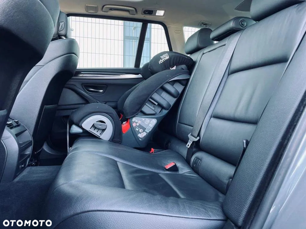 BMW Seria 5 520d Touring - 8